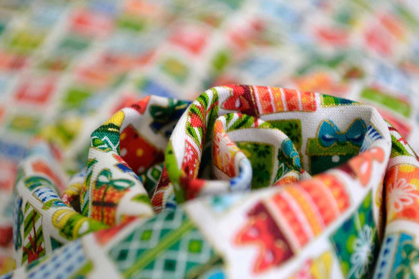 Santa Express Presents Cream, Makower