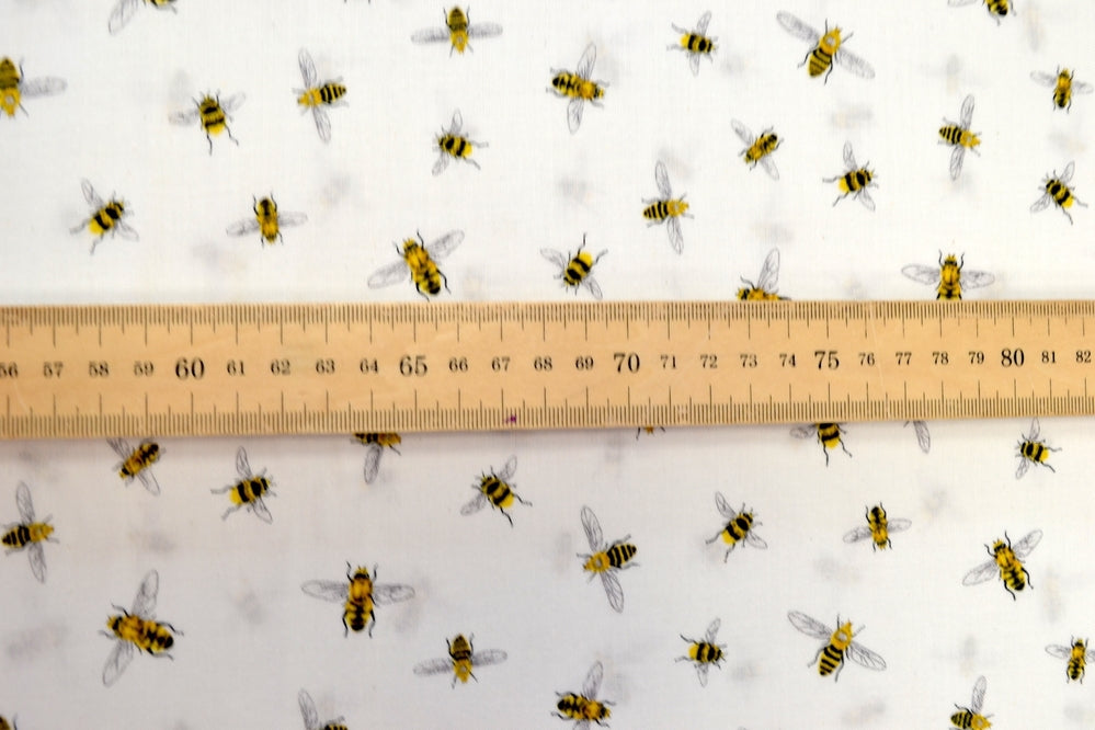 Everyday Favourites Bees White, Robert Kaufman