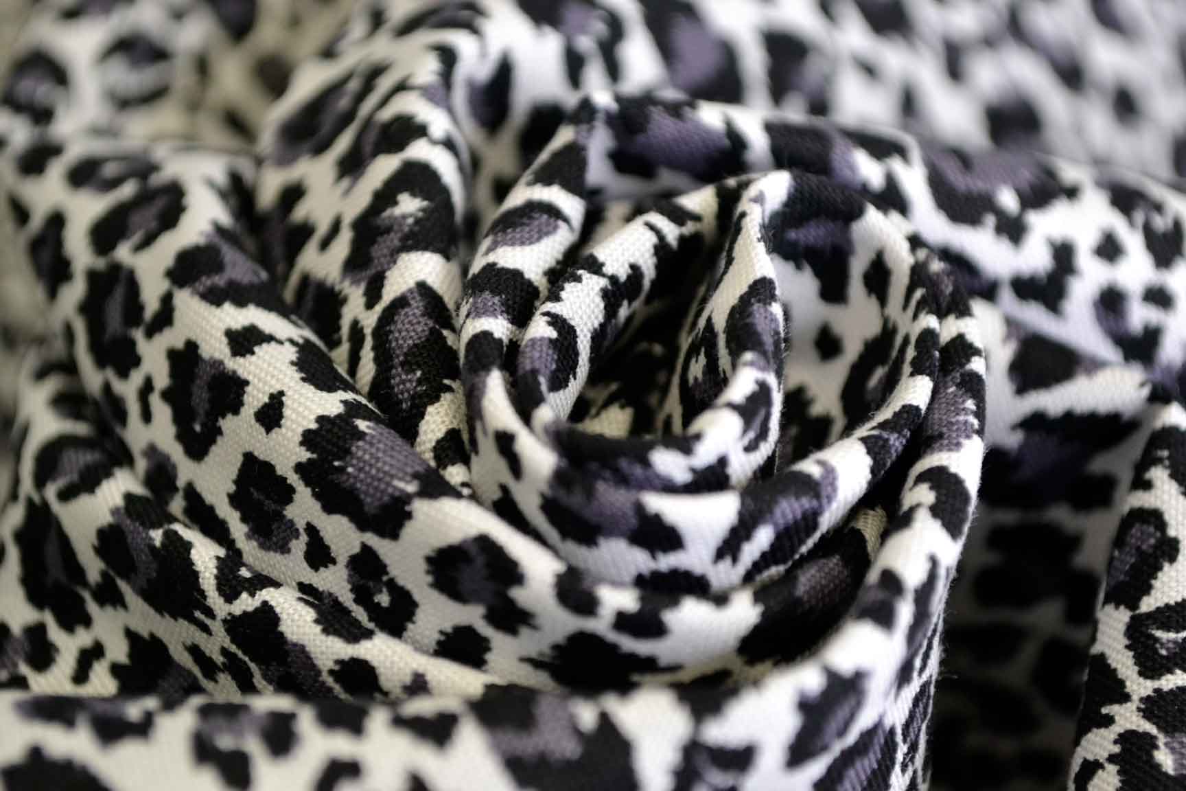 Leopard Black, Makower