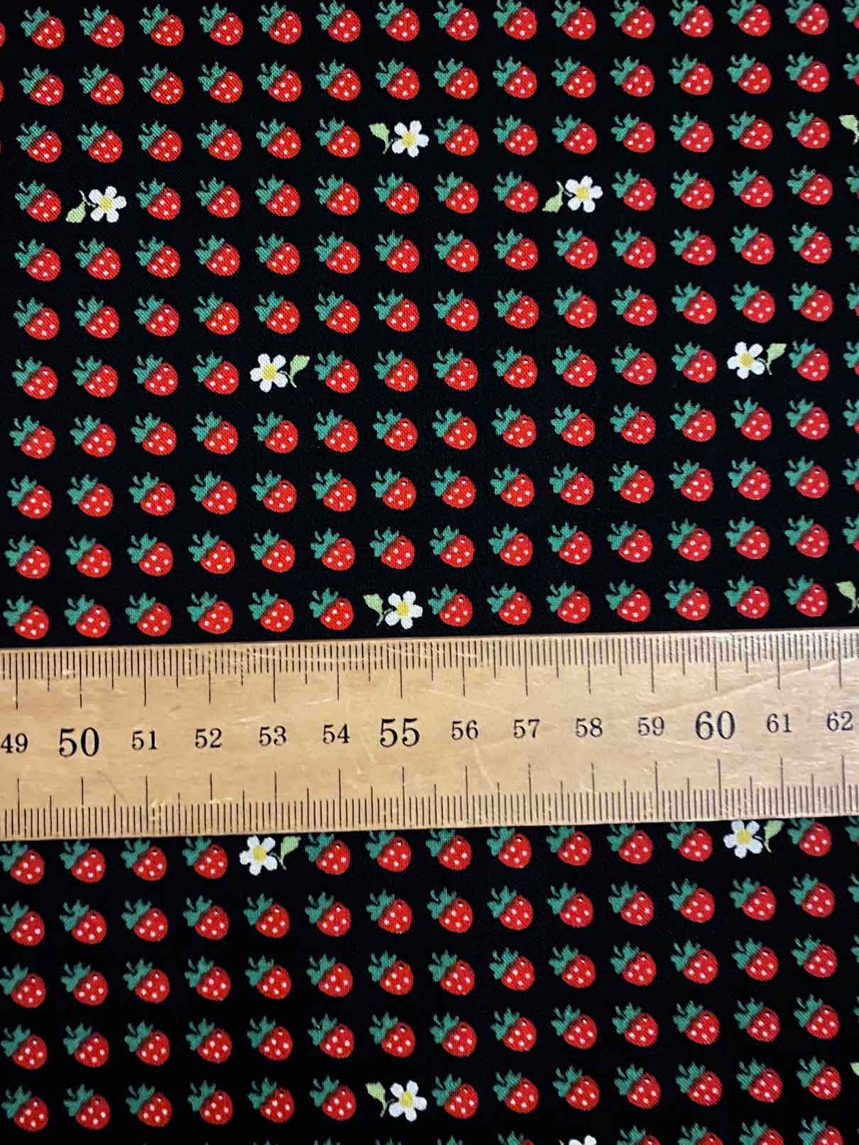 Petite Strawberries Black, Sevenberry